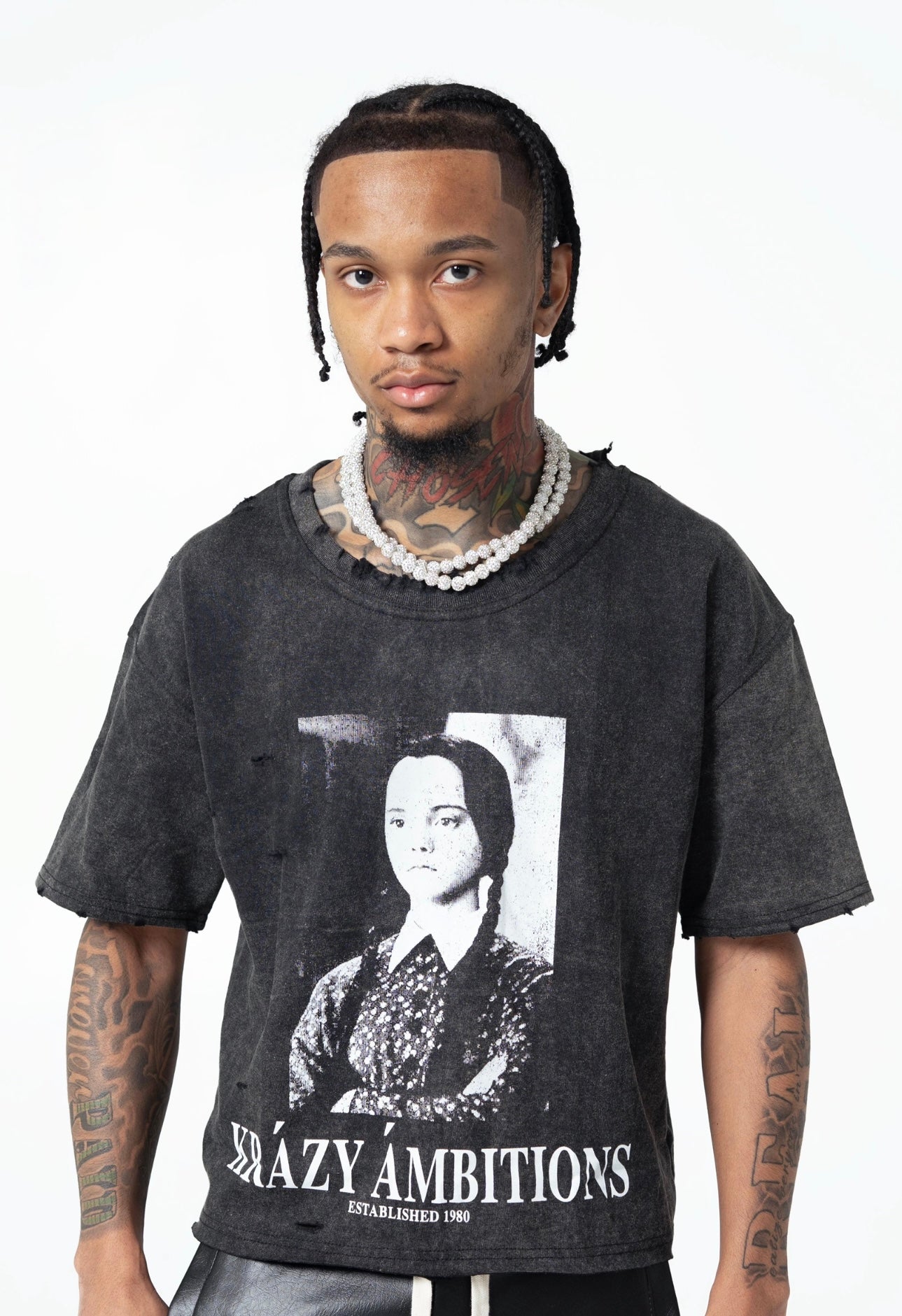 Máison Black Tee