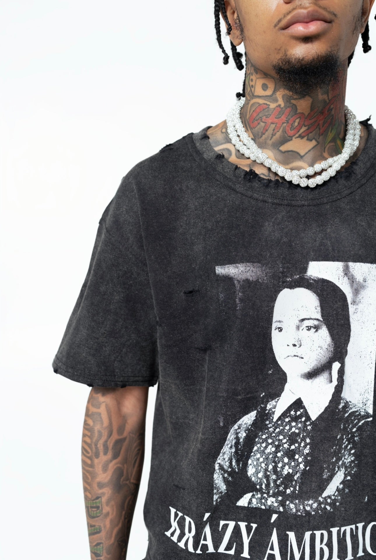 Máison Black Tee